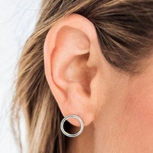 PAPARAZZI "MINIMAL MASTERPIECE " EARRING
